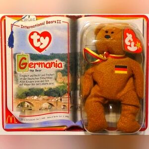 Germania the Bear Ty Beanie Baby International Bears 2 - New in Box